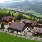 ファームステイ Panoramahof Gupf